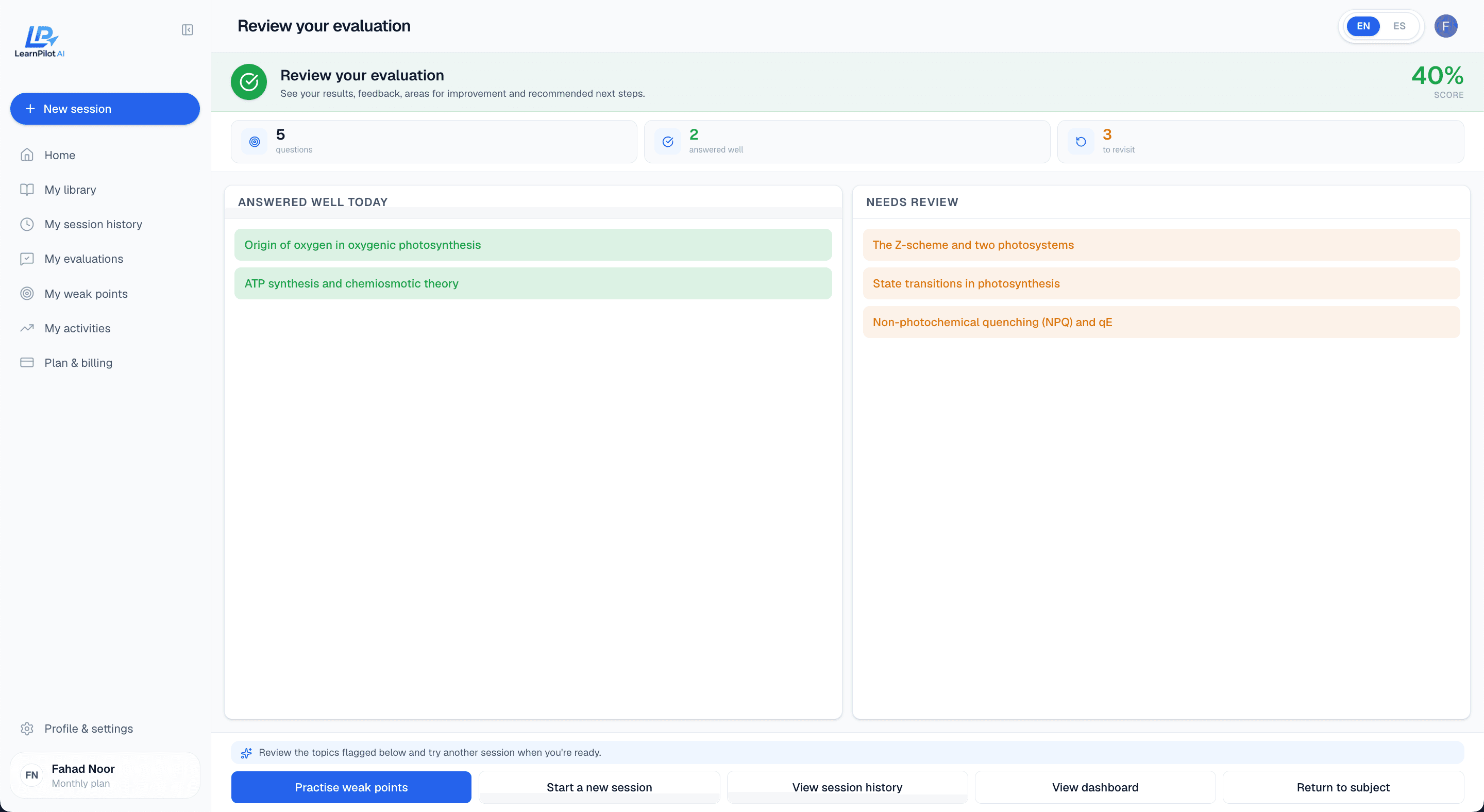 Pantalla de evaluación de LearnPilot con la puntuación, los temas bien respondidos y los temas a repasar